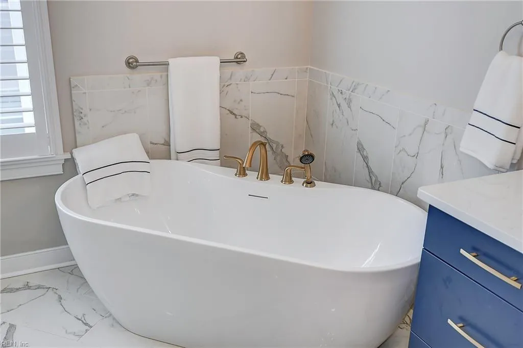 Virginia Beach, Virginia 23451, United States, 4 Bedrooms Bedrooms, ,3 BathroomsBathrooms,Residential,Active,224055