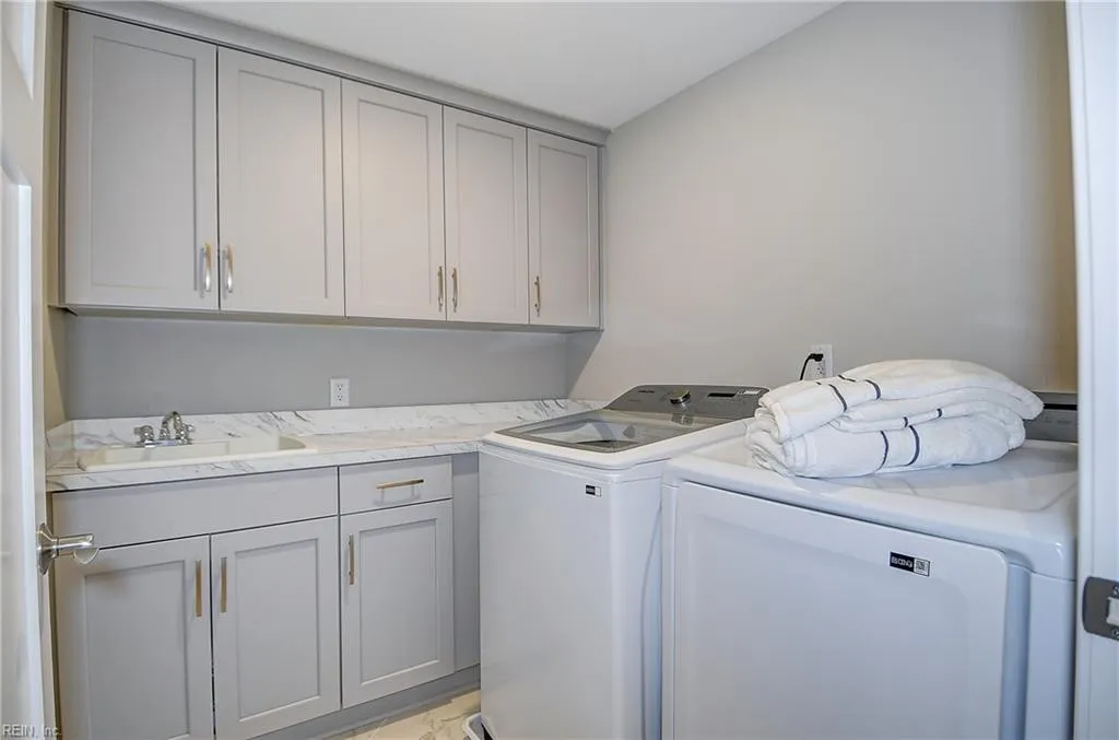 Virginia Beach, Virginia 23451, United States, 4 Bedrooms Bedrooms, ,3 BathroomsBathrooms,Residential,Active,224055