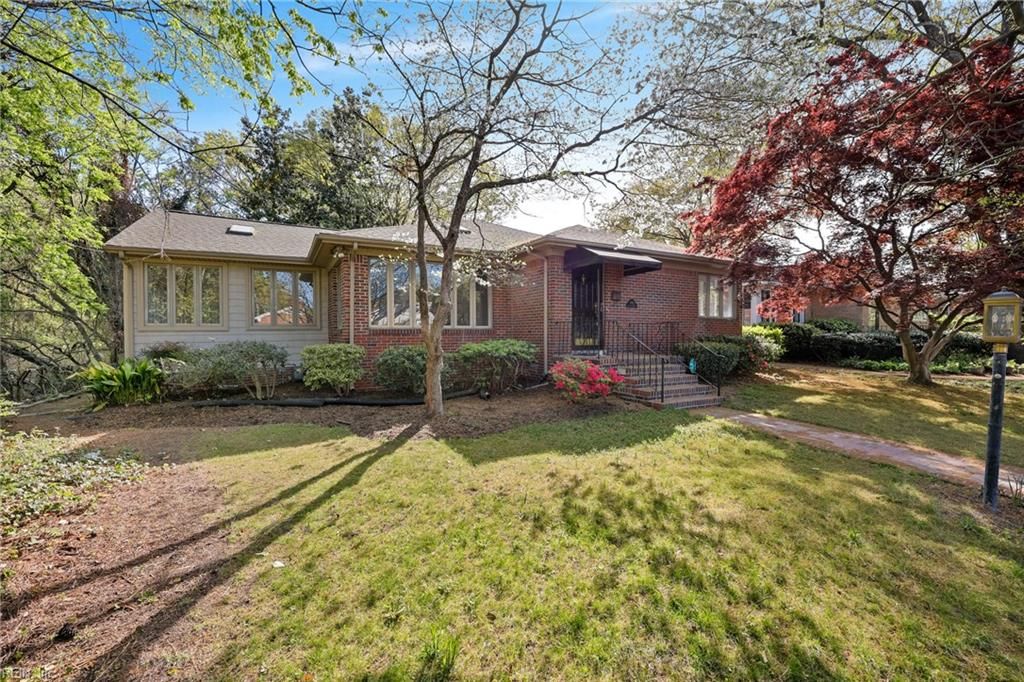 Photo of 1452 Graydon Place, Norfolk, VA 23507 (MLS # 10628441)