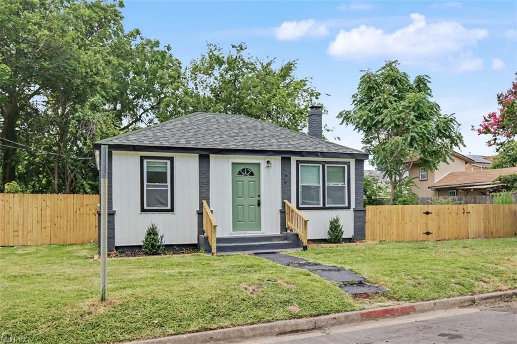 Photo of 905 Butt Street, Chesapeake, VA 23324 (MLS # 10642128)