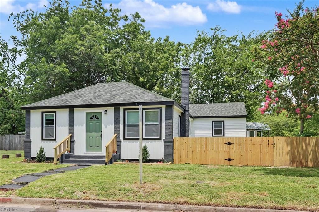 Photo of 905 Butt Street, Chesapeake, VA 23324 (MLS # 10642128)