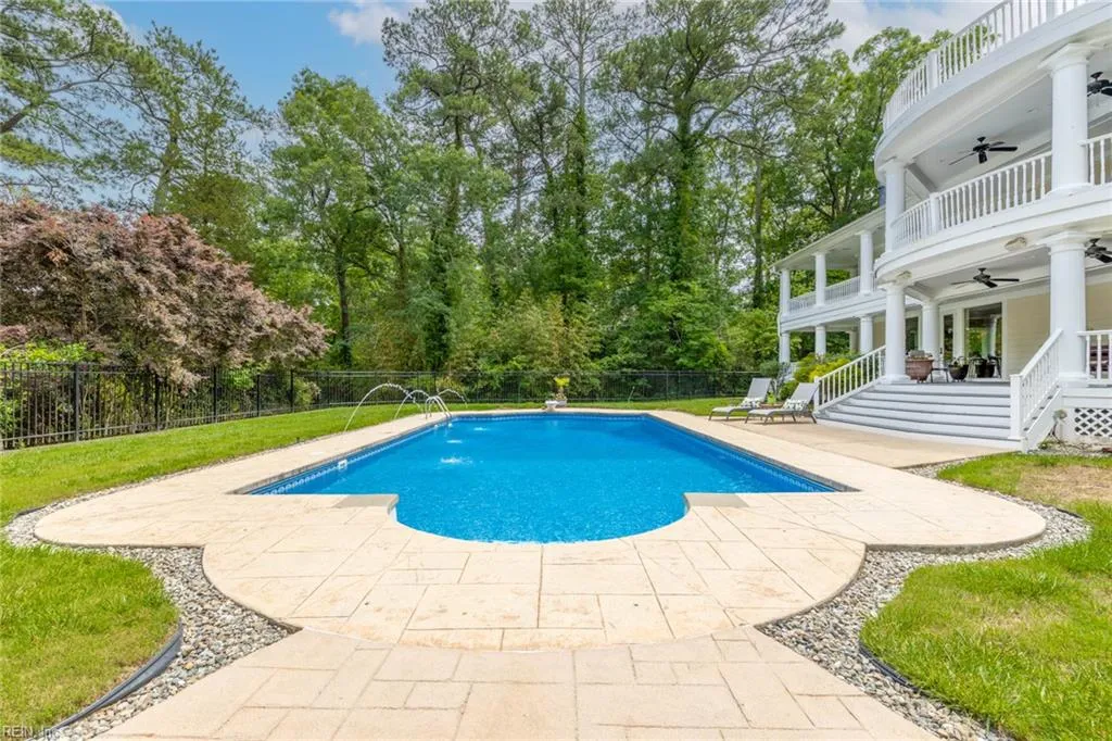 Virginia Beach, Virginia 23455, United States, 7 Bedrooms Bedrooms, ,7 BathroomsBathrooms,Residential,Pending,140840