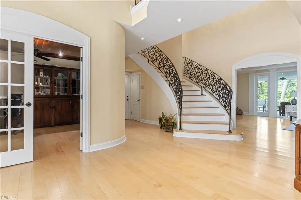 Virginia Beach, Virginia 23455, United States, 7 Bedrooms Bedrooms, ,7 BathroomsBathrooms,Residential,Pending,140840