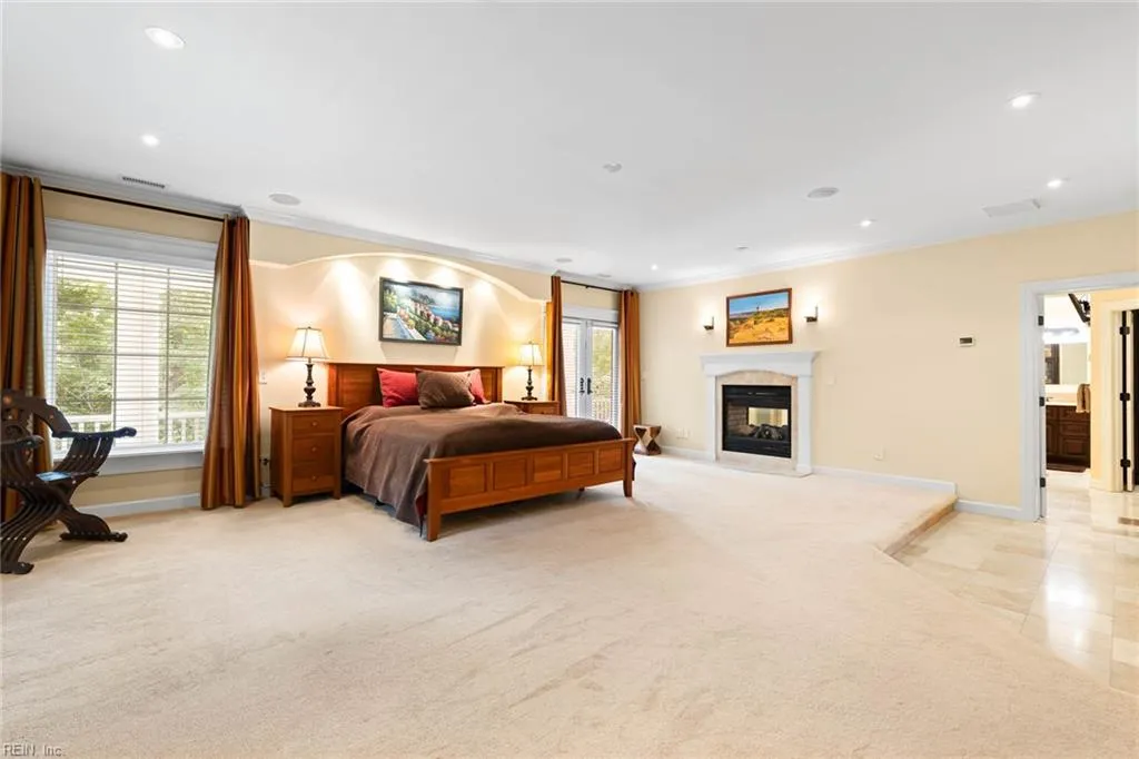 Virginia Beach, Virginia 23455, United States, 7 Bedrooms Bedrooms, ,7 BathroomsBathrooms,Residential,Pending,140840