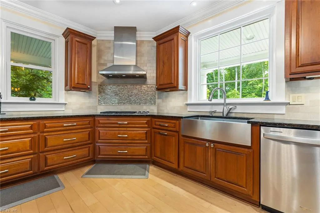 Virginia Beach, Virginia 23455, United States, 7 Bedrooms Bedrooms, ,7 BathroomsBathrooms,Residential,Pending,140840