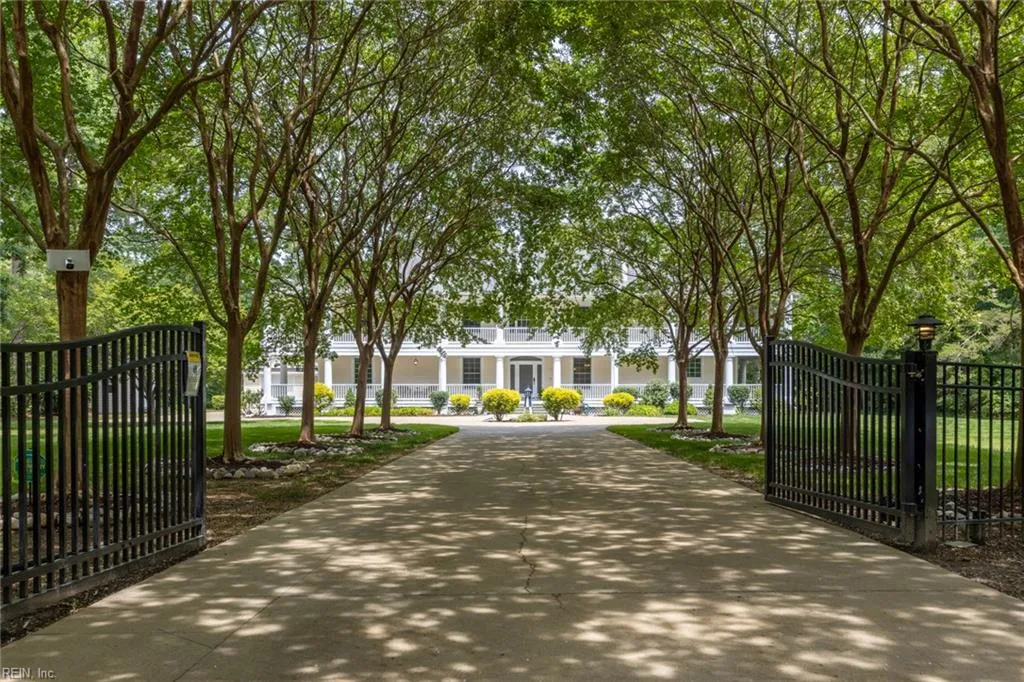 Virginia Beach, Virginia 23455, United States, 7 Bedrooms Bedrooms, ,7 BathroomsBathrooms,Residential,Pending,140840