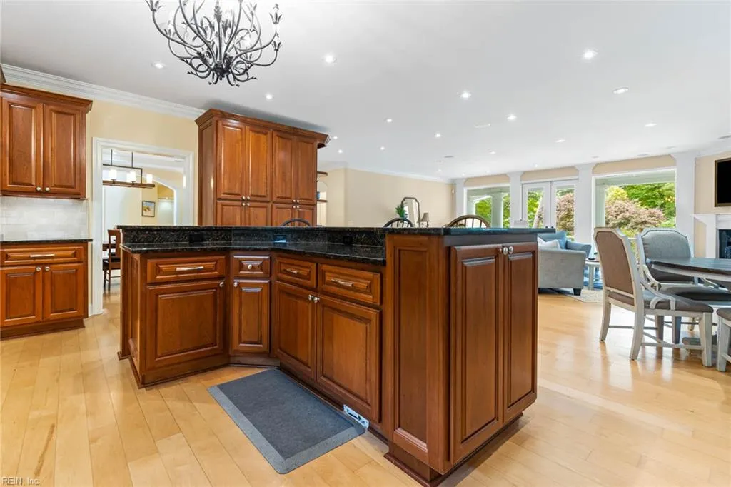 Virginia Beach, Virginia 23455, United States, 7 Bedrooms Bedrooms, ,7 BathroomsBathrooms,Residential,Pending,140840