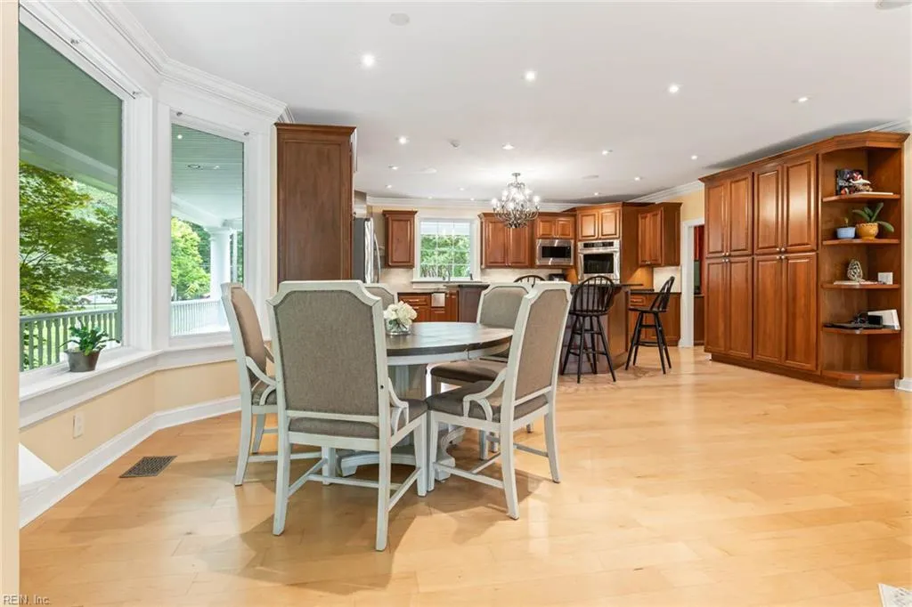 Virginia Beach, Virginia 23455, United States, 7 Bedrooms Bedrooms, ,7 BathroomsBathrooms,Residential,Pending,140840