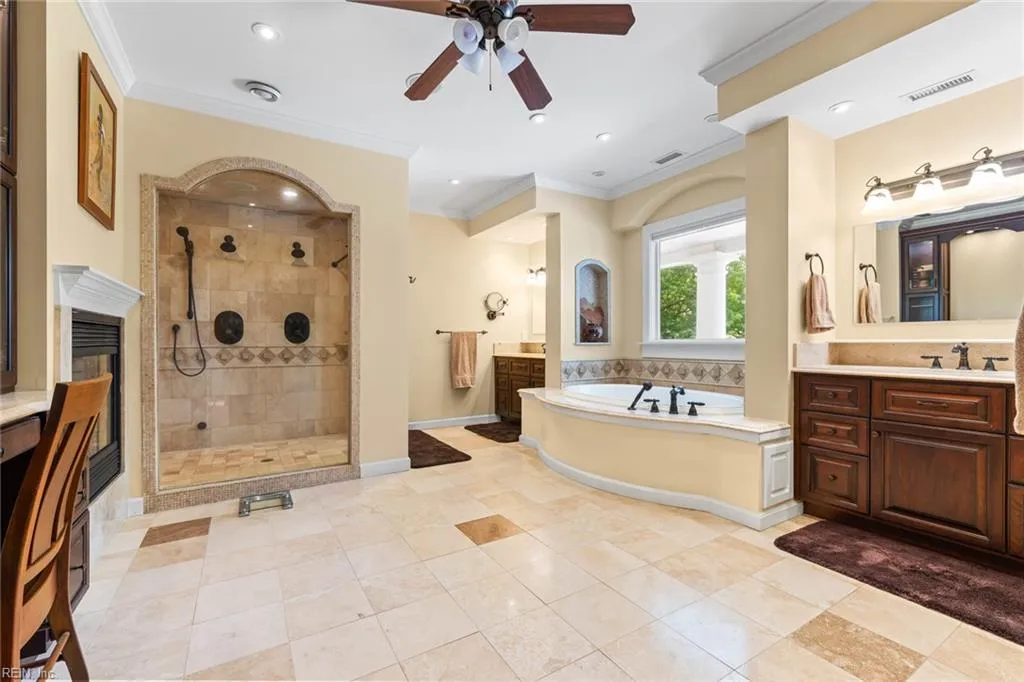 Virginia Beach, Virginia 23455, United States, 7 Bedrooms Bedrooms, ,7 BathroomsBathrooms,Residential,Pending,140840