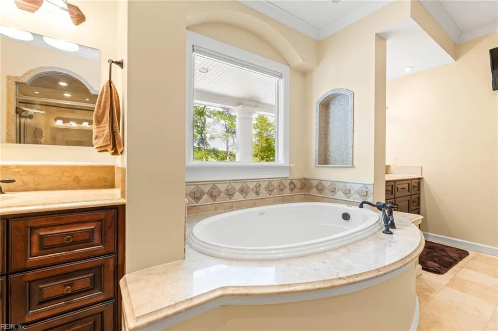 Virginia Beach, Virginia 23455, United States, 7 Bedrooms Bedrooms, ,7 BathroomsBathrooms,Residential,Pending,140840