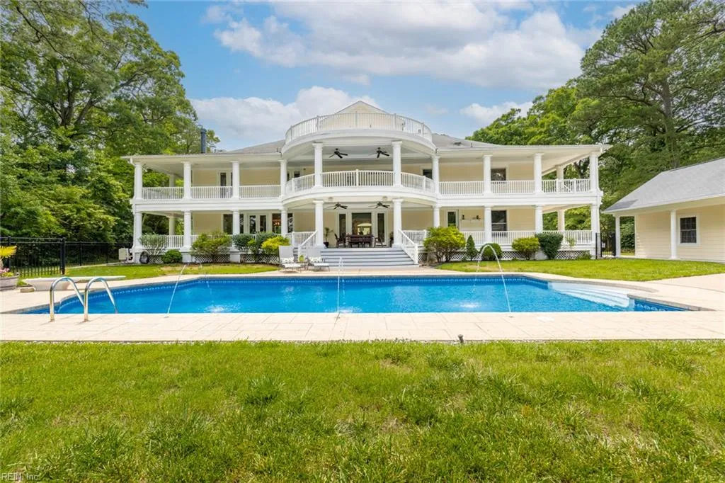 Virginia Beach, Virginia 23455, United States, 7 Bedrooms Bedrooms, ,7 BathroomsBathrooms,Residential,Pending,140840