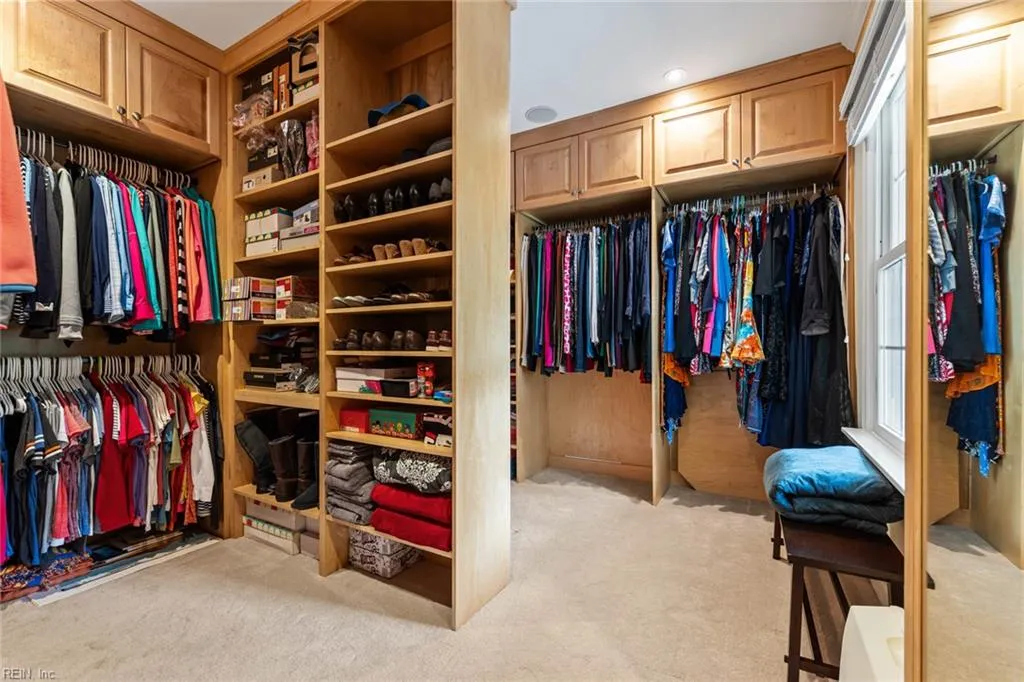 Virginia Beach, Virginia 23455, United States, 7 Bedrooms Bedrooms, ,7 BathroomsBathrooms,Residential,Pending,140840