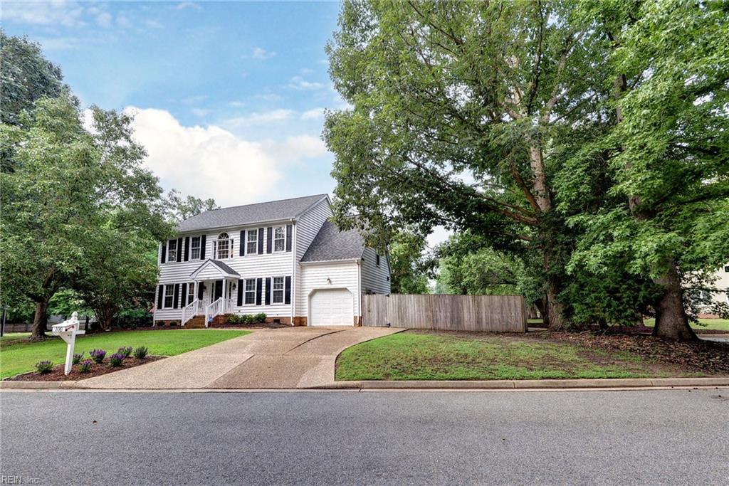 Photo of 100 E Wedgwood Drive, Yorktown, VA 23693 (MLS # 10645469)