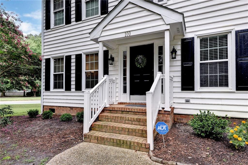 Photo of 100 E Wedgwood Drive, Yorktown, VA 23693 (MLS # 10645469)