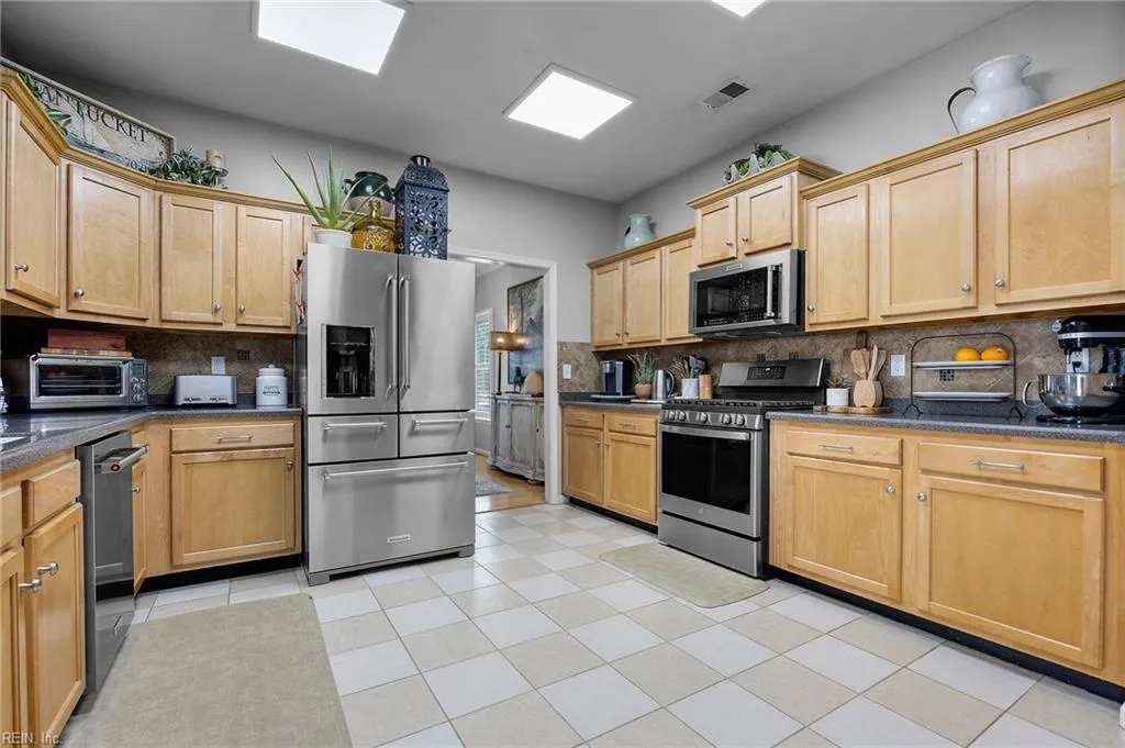 Virginia Beach, Virginia 23455, United States, 5 Bedrooms Bedrooms, ,3 BathroomsBathrooms,Residential,Active,118940