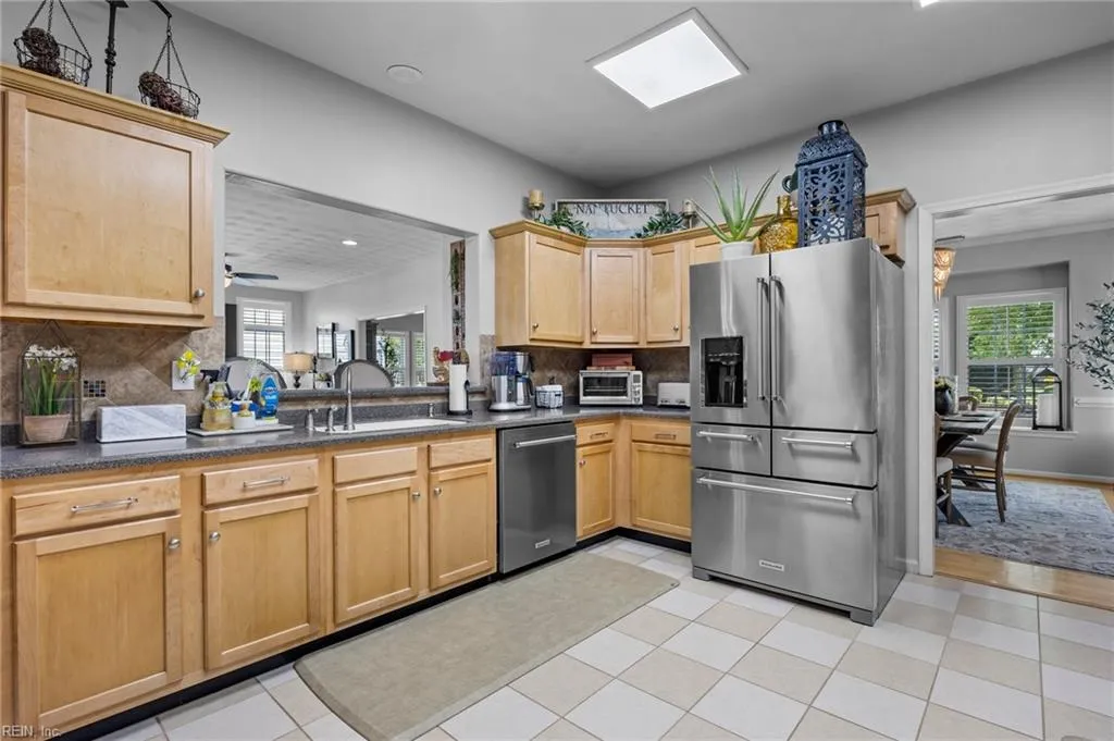 Virginia Beach, Virginia 23455, United States, 5 Bedrooms Bedrooms, ,3 BathroomsBathrooms,Residential,Active,118940