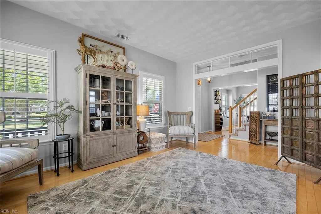 Virginia Beach, Virginia 23455, United States, 5 Bedrooms Bedrooms, ,3 BathroomsBathrooms,Residential,Active,118940