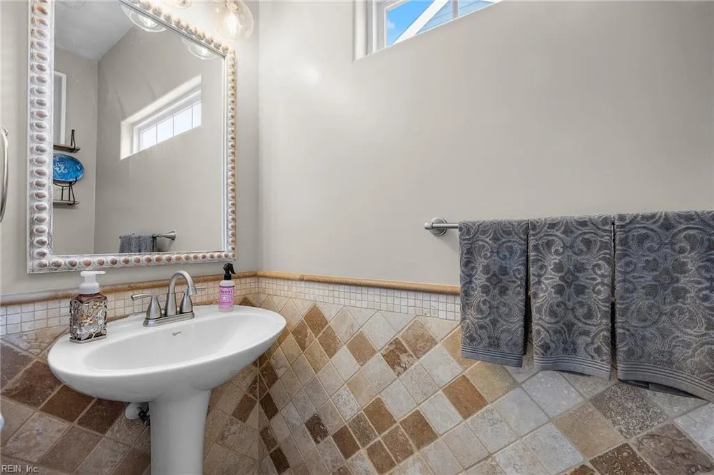 Virginia Beach, Virginia 23455, United States, 5 Bedrooms Bedrooms, ,3 BathroomsBathrooms,Residential,Active,118940