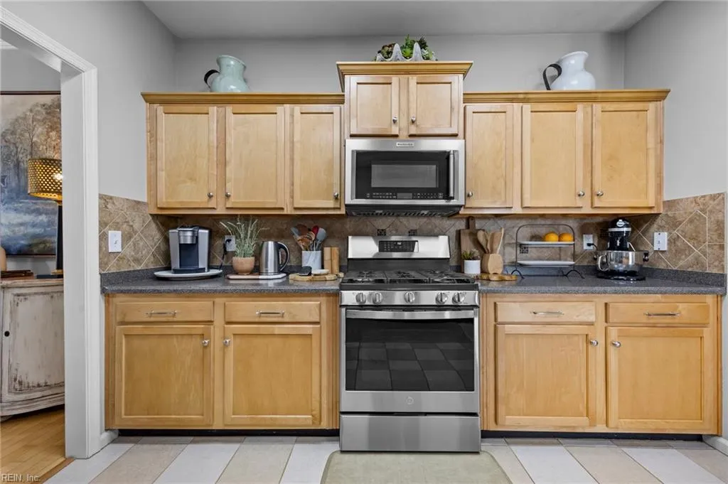 Virginia Beach, Virginia 23455, United States, 5 Bedrooms Bedrooms, ,3 BathroomsBathrooms,Residential,Active,118940