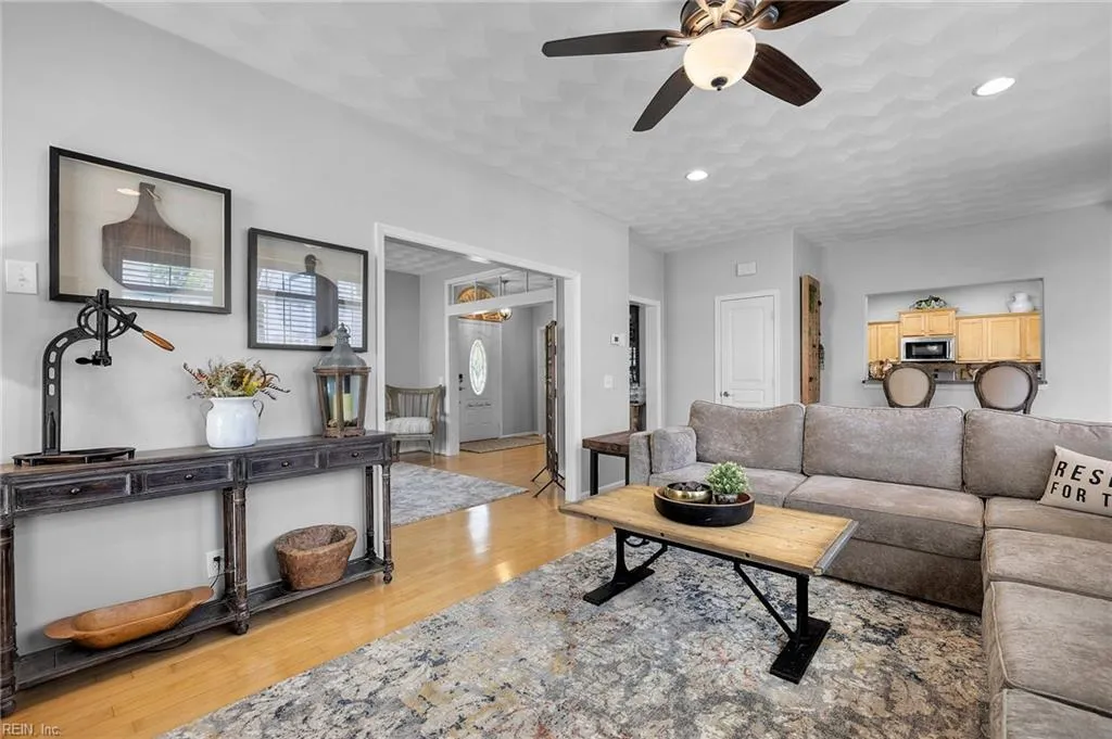 Virginia Beach, Virginia 23455, United States, 5 Bedrooms Bedrooms, ,3 BathroomsBathrooms,Residential,Active,118940