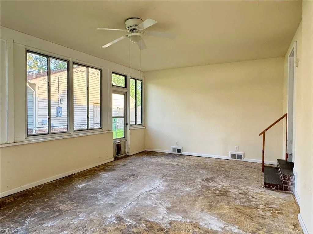 Norfolk, Virginia 23502, United States, 4 Bedrooms Bedrooms, ,2 BathroomsBathrooms,Residential,Pending,116518