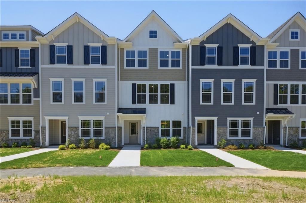 Photo of 10 Bracewell Lane, Yorktown, VA 23692 (MLS # 10641912)