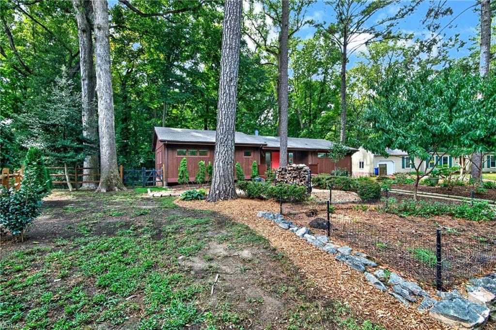 Photo of 204 Graves Circle, Newport News, VA 23602 (MLS # 10655491)