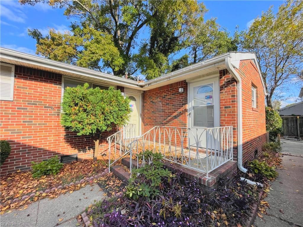 Photo of 138 Dupre Avenue, Norfolk, VA 23503 (MLS # 10626421)