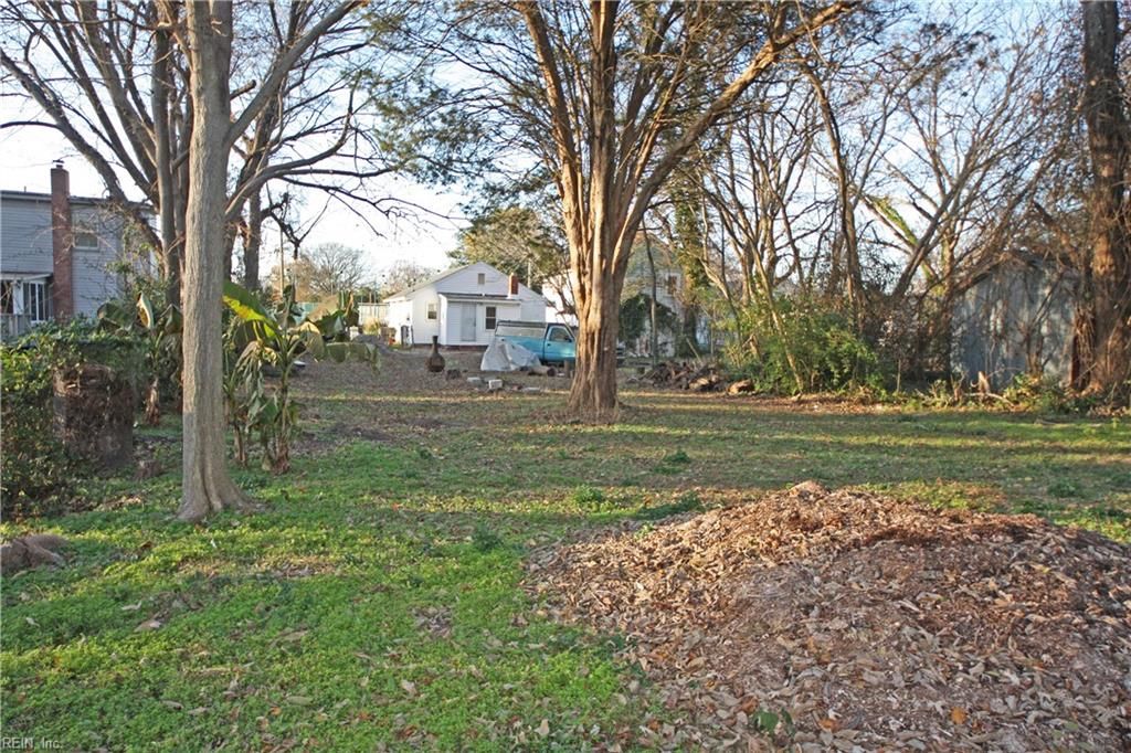 Photo of 26 Woodland Road, Hampton, VA 23663 (MLS # 10612093)