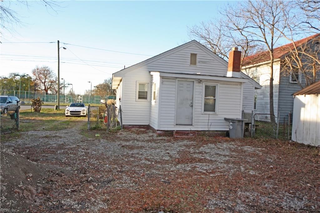 Photo of 26 Woodland Road, Hampton, VA 23663 (MLS # 10612093)