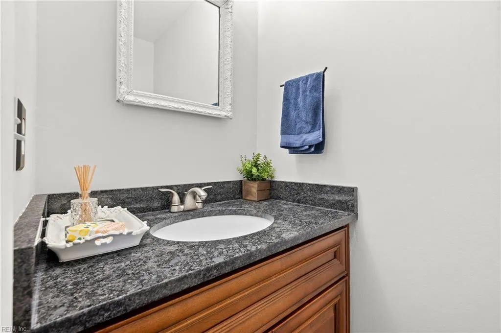 Virginia Beach, Virginia 23454, United States, 3 Bedrooms Bedrooms, ,3 BathroomsBathrooms,Residential,Pending,99892