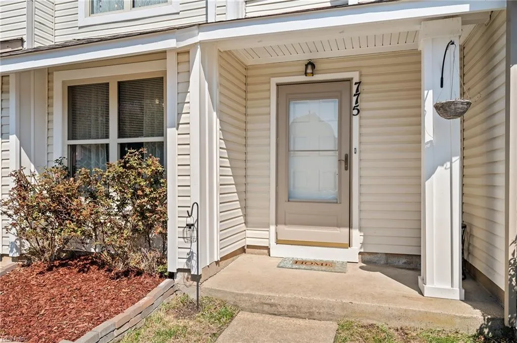 Virginia Beach, Virginia 23454, United States, 3 Bedrooms Bedrooms, ,3 BathroomsBathrooms,Residential,Pending,99892