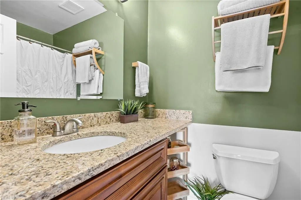 Virginia Beach, Virginia 23454, United States, 3 Bedrooms Bedrooms, ,3 BathroomsBathrooms,Residential,Pending,99892