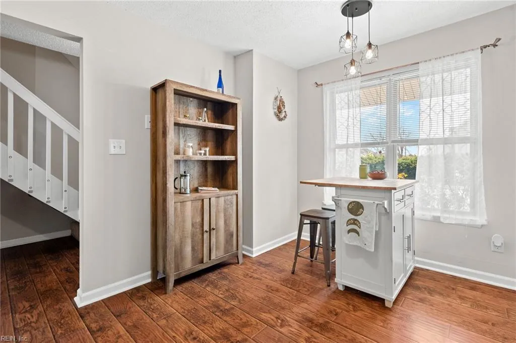 Virginia Beach, Virginia 23454, United States, 3 Bedrooms Bedrooms, ,3 BathroomsBathrooms,Residential,Pending,99892