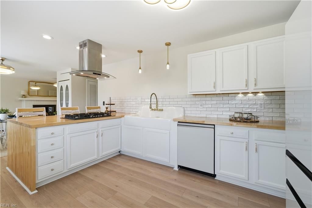 Photo of 3501 Kings Lake Drive, Virginia Beach, VA 23452 (MLS # 10634388)