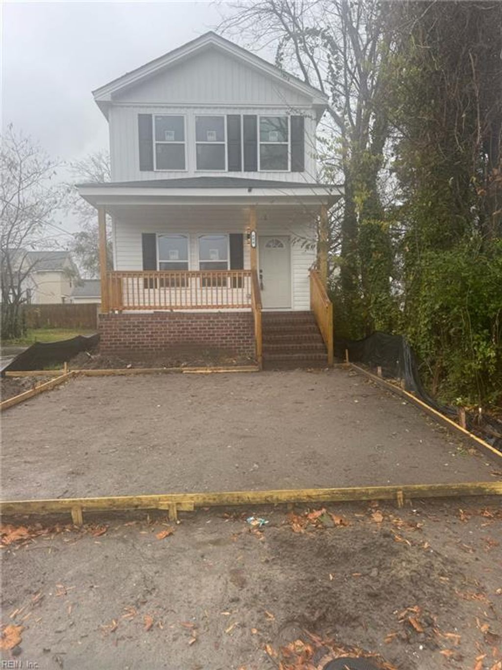 Photo of 604 Yorktown Avenue, Portsmouth, VA 23704 (MLS # 10614013)