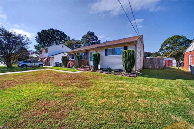 803 Lemaster Avenue, photo 4 of 26