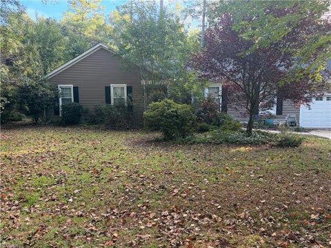 Photo of 110 Bailey Drive, Yorktown, VA 23692 (MLS # 10654930)