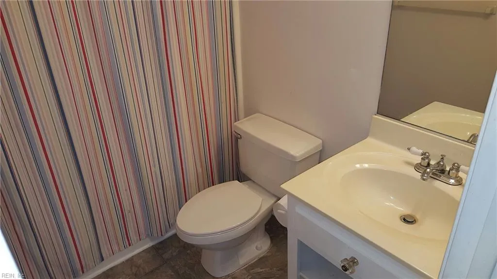 Norfolk, Virginia 23508, United States, 2 Bedrooms Bedrooms, ,2 BathroomsBathrooms,Residential,Active,88502