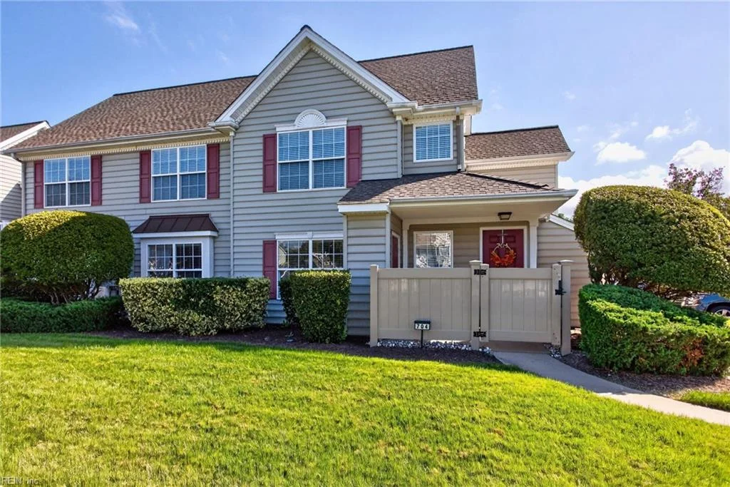 704 Lakeside Drive
