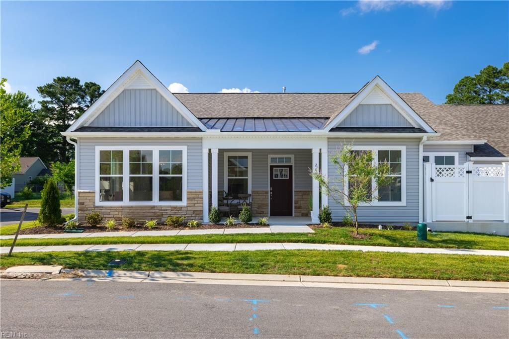 Photo of 214 Oxford Avenue, Smithfield, VA 23430 (MLS # 10624455)