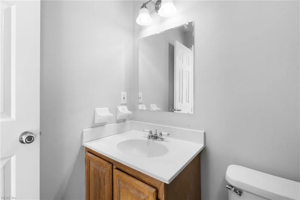 Chesapeake, Virginia 23321, United States, 2 Bedrooms Bedrooms, ,3 BathroomsBathrooms,Residential,Active,225186