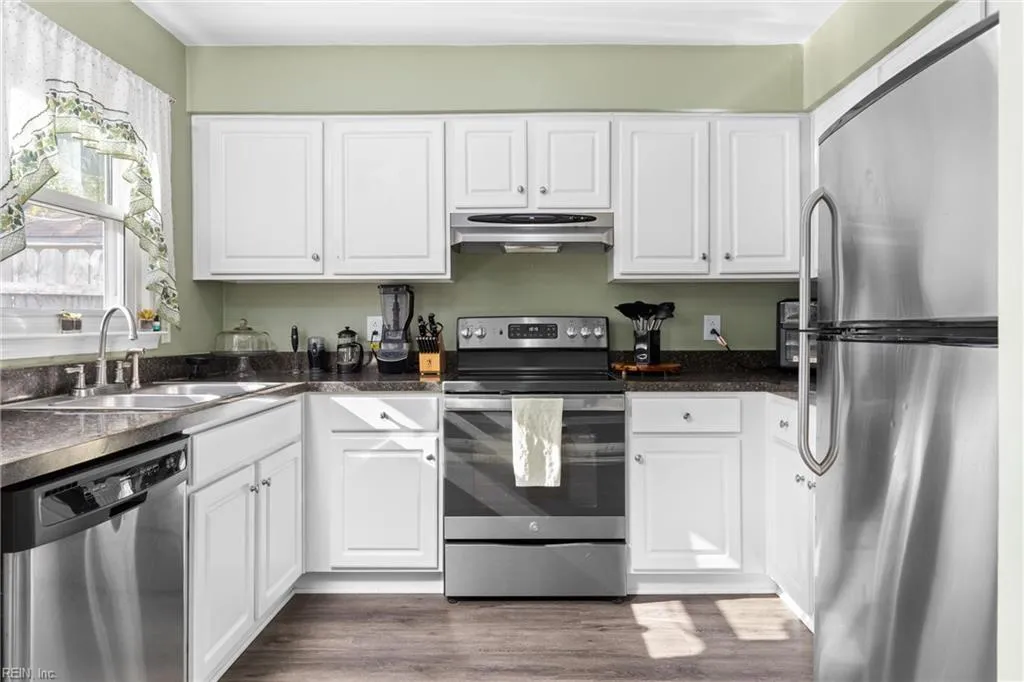 Chesapeake, Virginia 23321, United States, 2 Bedrooms Bedrooms, ,3 BathroomsBathrooms,Residential,Active,225186