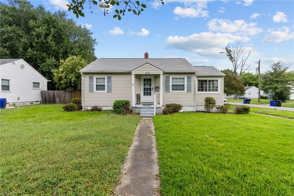 Photo of 3000 Woodrow Street, Portsmouth, VA 23707 (MLS # 10623839)