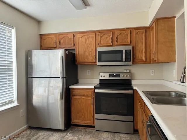 Virginia Beach, Virginia 23462, United States, 2 Bedrooms Bedrooms, ,2 BathroomsBathrooms,Residential,Pending,180363