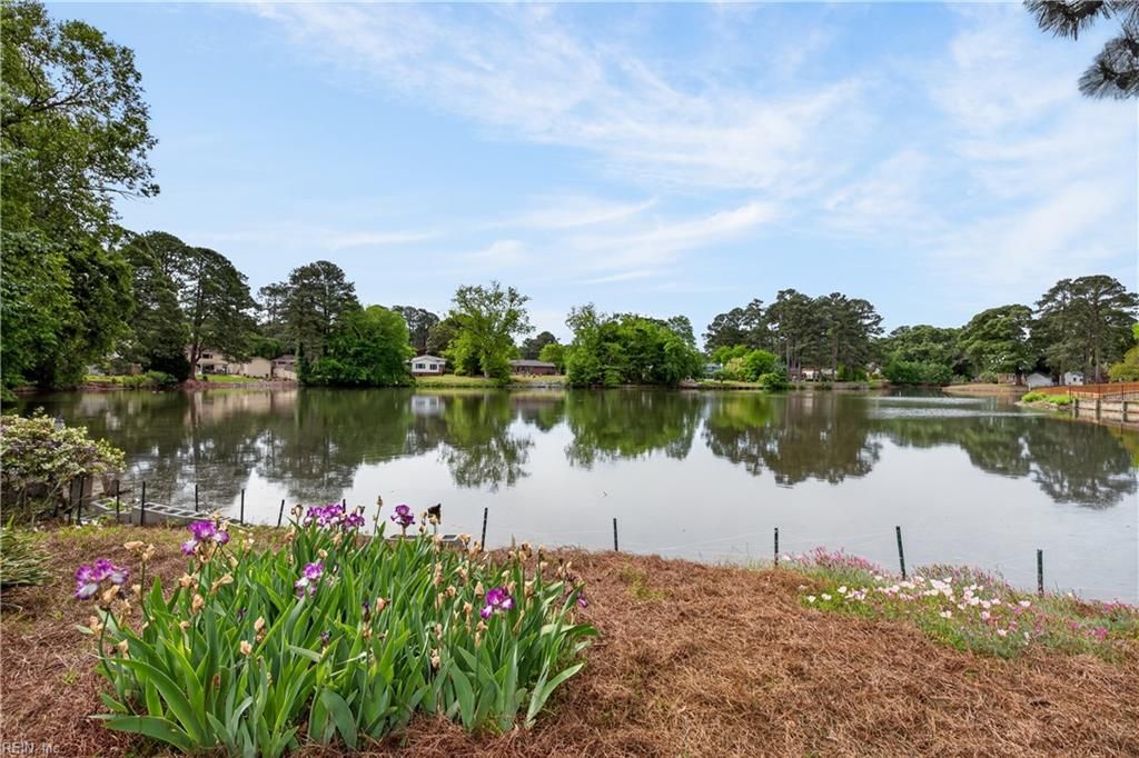 Photo of 5204 Lake Circle, Portsmouth, VA 23703 (MLS # 10632591)
