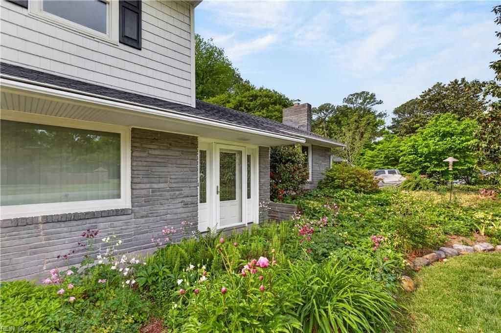 Photo of 5204 Lake Circle, Portsmouth, VA 23703 (MLS # 10632591)