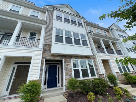 Photo of 1406 Independence Boulevard, Newport News, VA 23608 (MLS # 10632298)