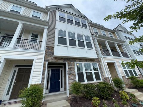 Photo of 1406 Independence Boulevard, Newport News, VA 23608 (MLS # 10632298)