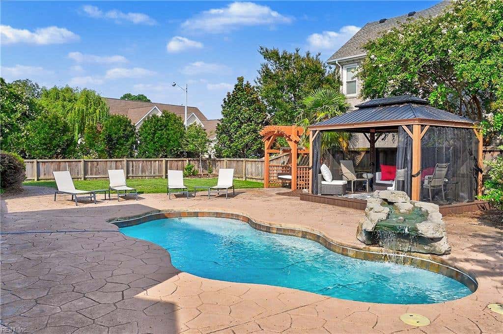 Photo of 2472 Las Brisas Drive, Virginia Beach, VA 23456 (MLS # 10648337)